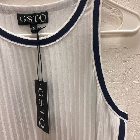 GSTQ Fadeaway Racer Tank Size Small - Picture 6 of 11